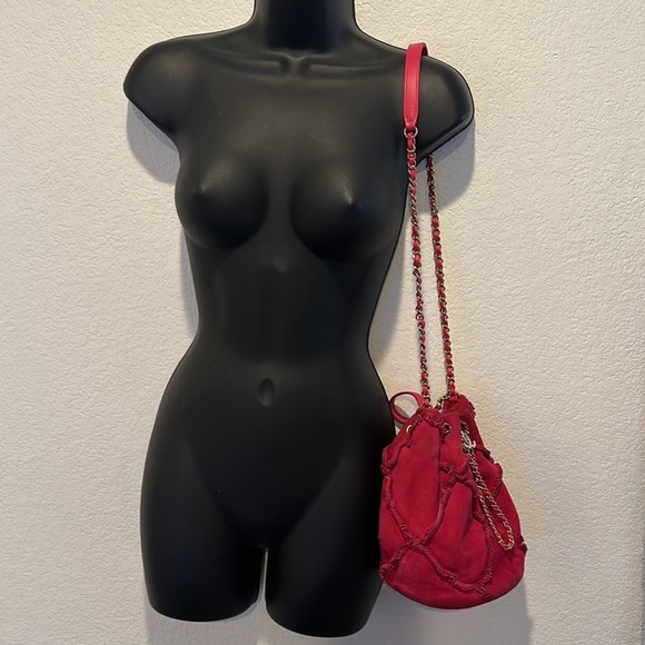 Chanel 2020 Collection Hot Pink Drawstring Bag!! Limited Production 🔥🔥🔥🔥 - Picture 3 of 11